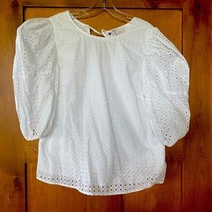 A NEW DAY ❤️ EUC Puffy Sleeve Eyelet Top